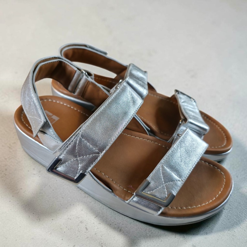 Fit Flop Gracie Platform Double Wide Strap Buckle Sliver Wedge Womens Size 9